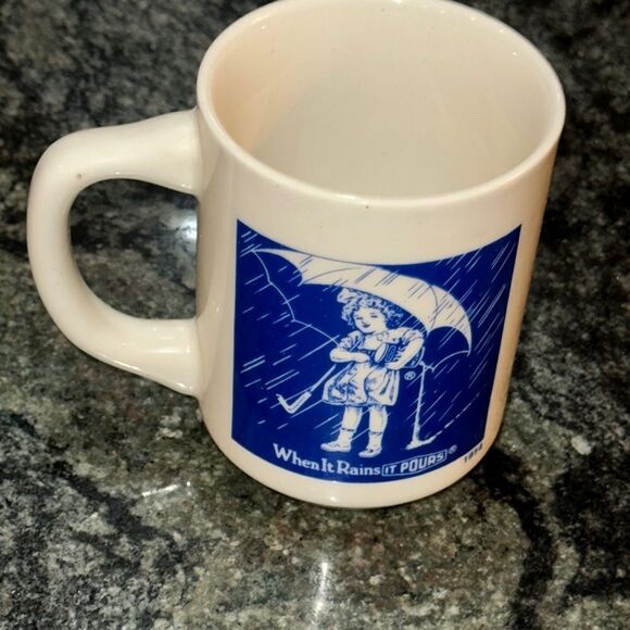 Vintage Morton salt when it rains it pours mug - Picture 1 of 5